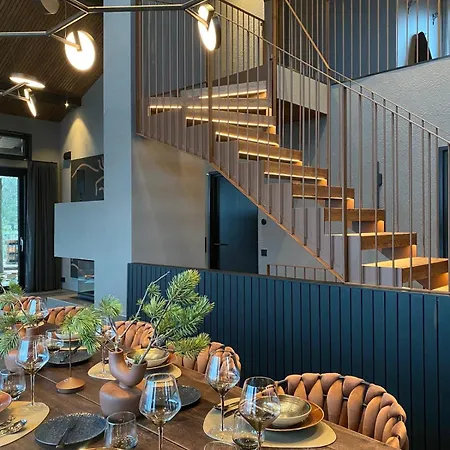 Hideout - Elvin Βίλα Levi