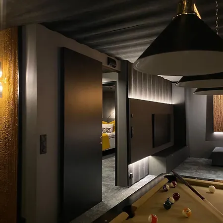 Βίλα Hideout - Elvin Levi