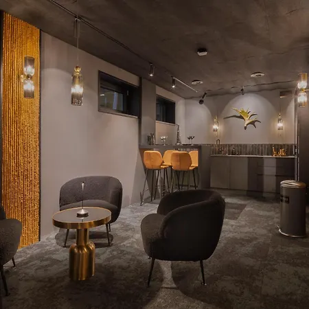 Hideout - Elvin Βίλα *